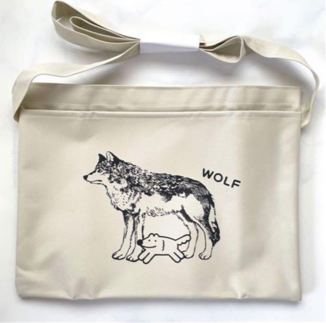 Amazon.co.jp: やさしいおおかみウルフくん ビッグポケットサコッシュ